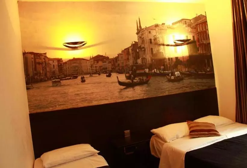 Exhibition Court Hotel 4