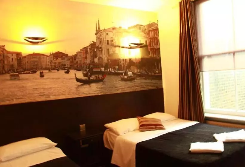 Exhibition Court Hotel 4