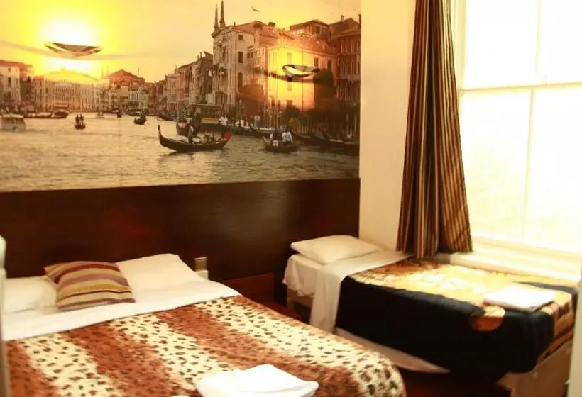 Exhibition Court Hotel 4