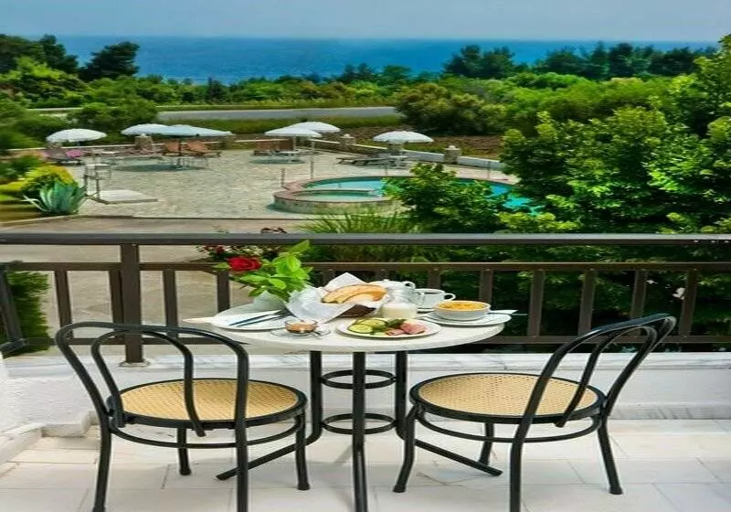 Hôtel Across Paschos