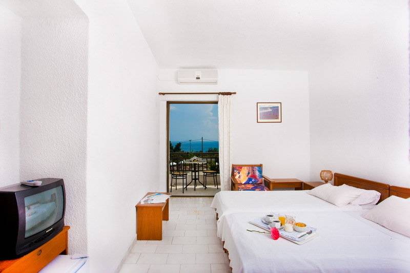 Hôtel Across Paschos