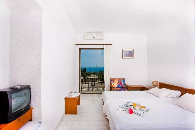 Hôtel Across Paschos