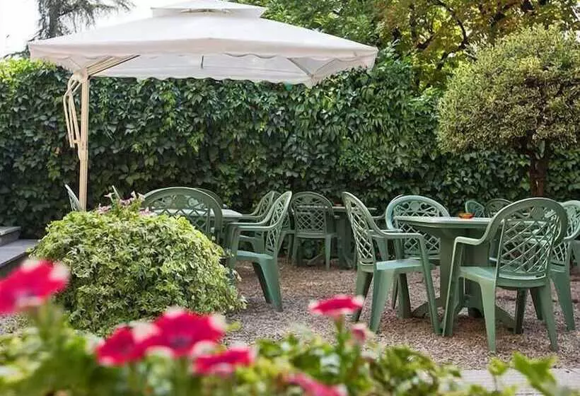 ホテル Albergo Nazionale