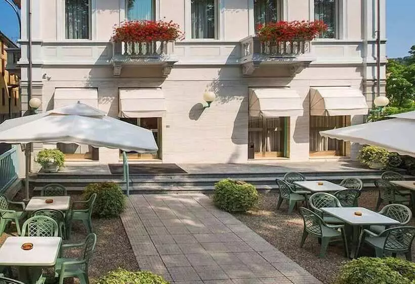 ホテル Albergo Nazionale