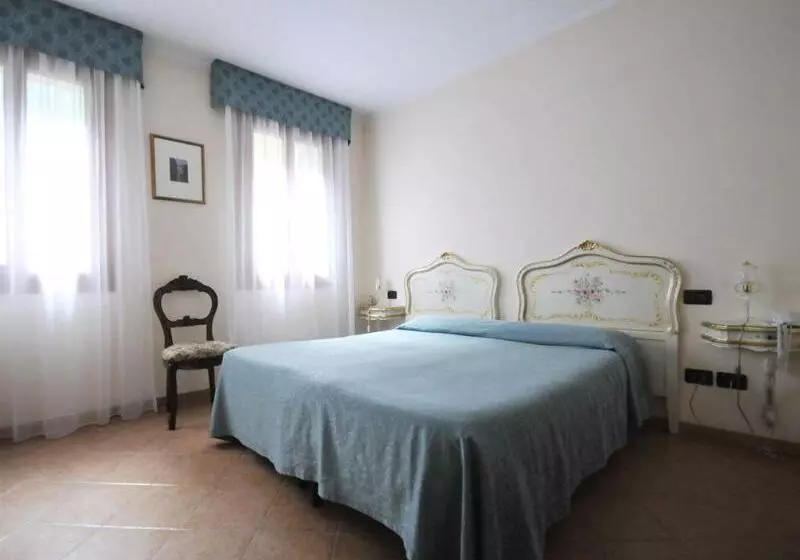 هتل Ca' Leon D'Oro