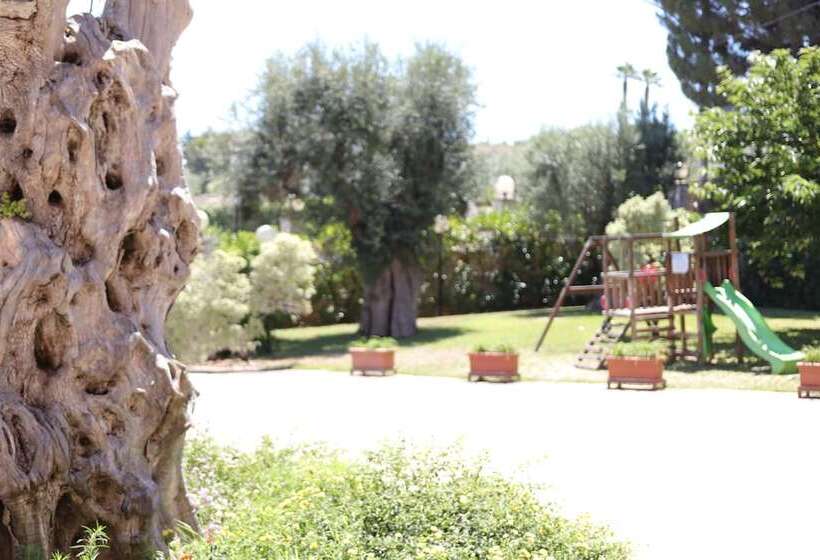 Hotel Castel Miramonti