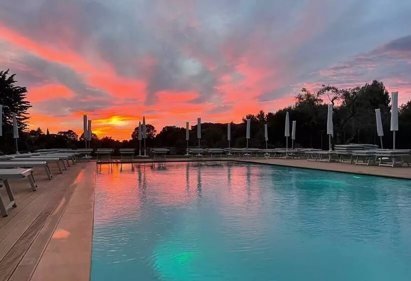 Отель Castel Miramonti