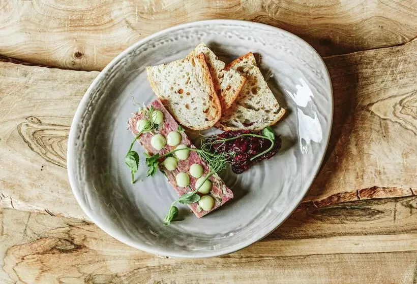 בית מלון כפרי Doubletree By Hilton Dunblane Hydro