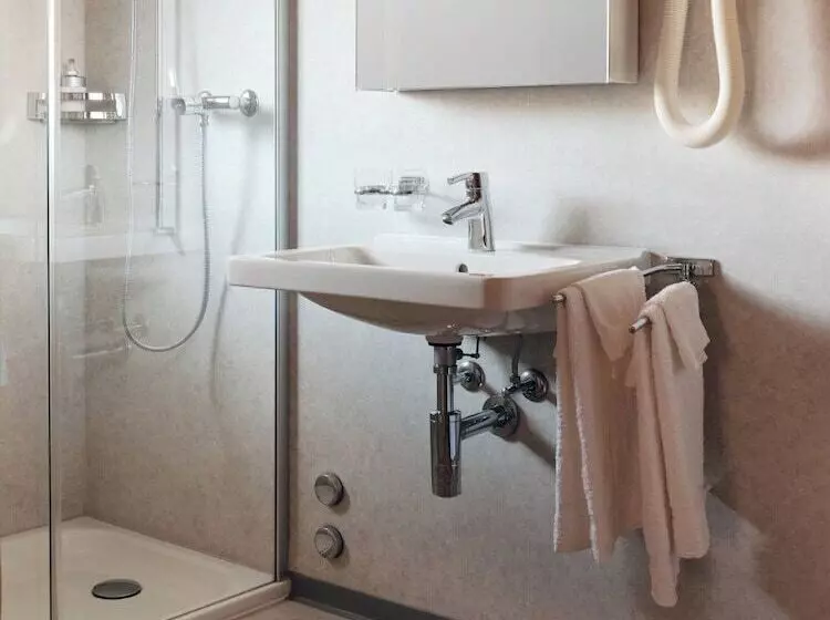 Отель Gasthaus Hof