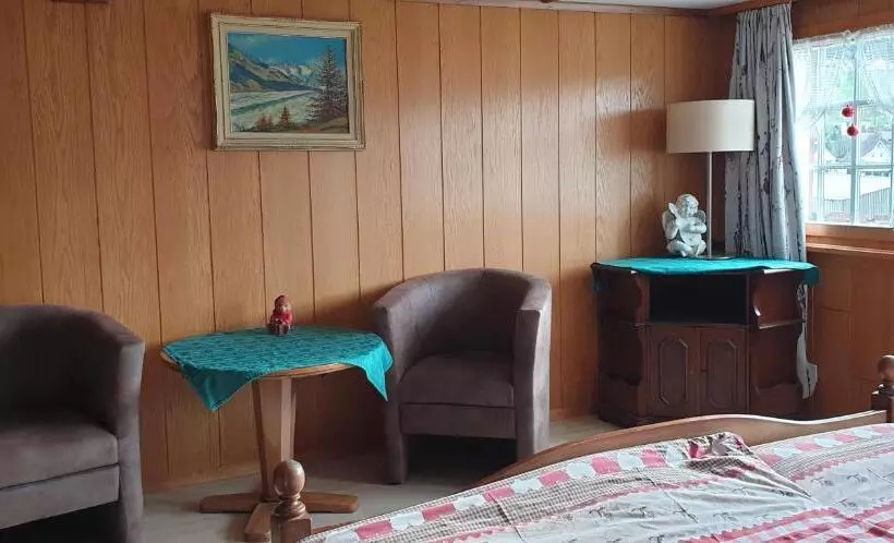 ホテル Gästehaus Krone