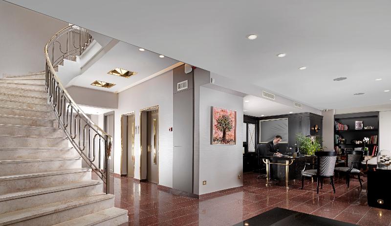 فندق Holiday Suites