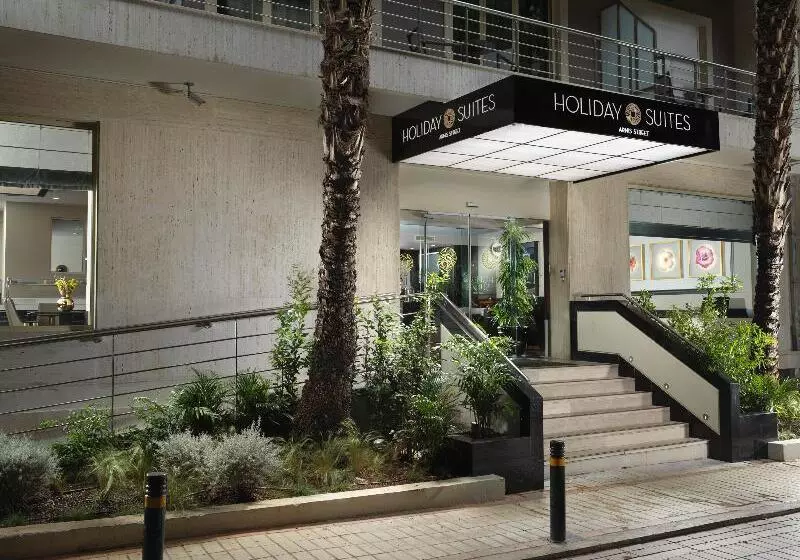 酒店 Holiday Suites