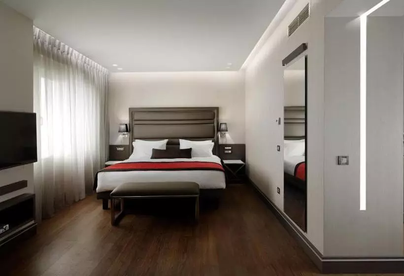 酒店 Holiday Suites