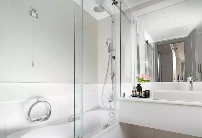 酒店 Holiday Suites