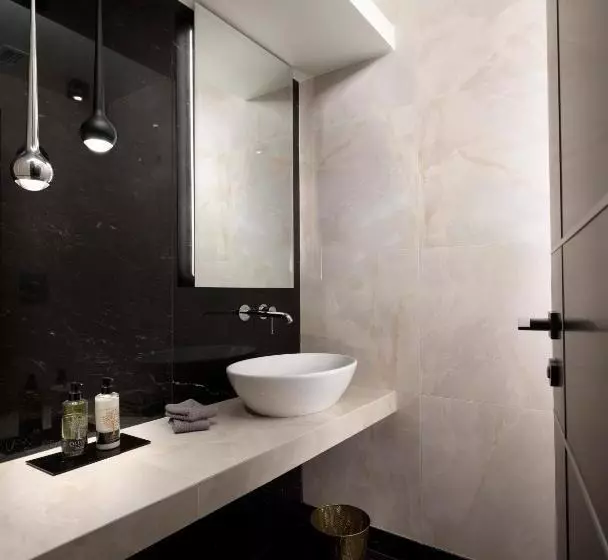 酒店 Holiday Suites