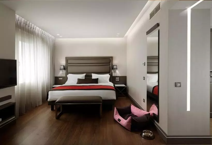 酒店 Holiday Suites