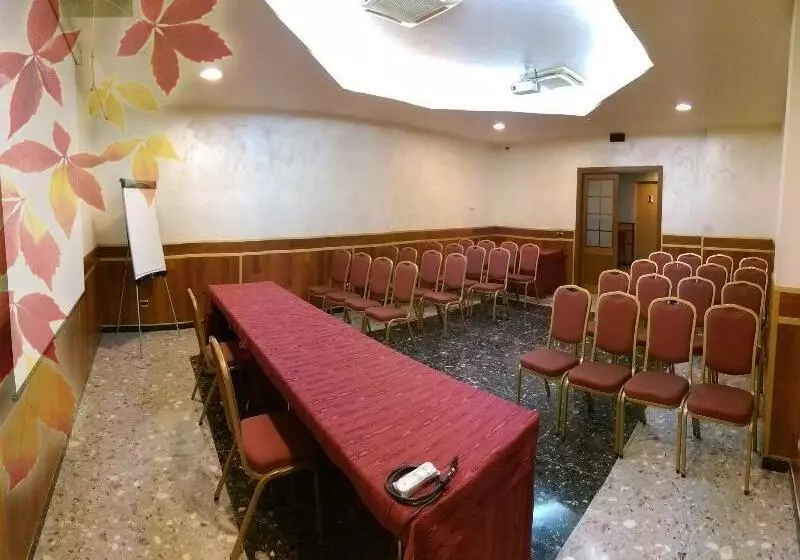 בית מלון כפרי Meeting