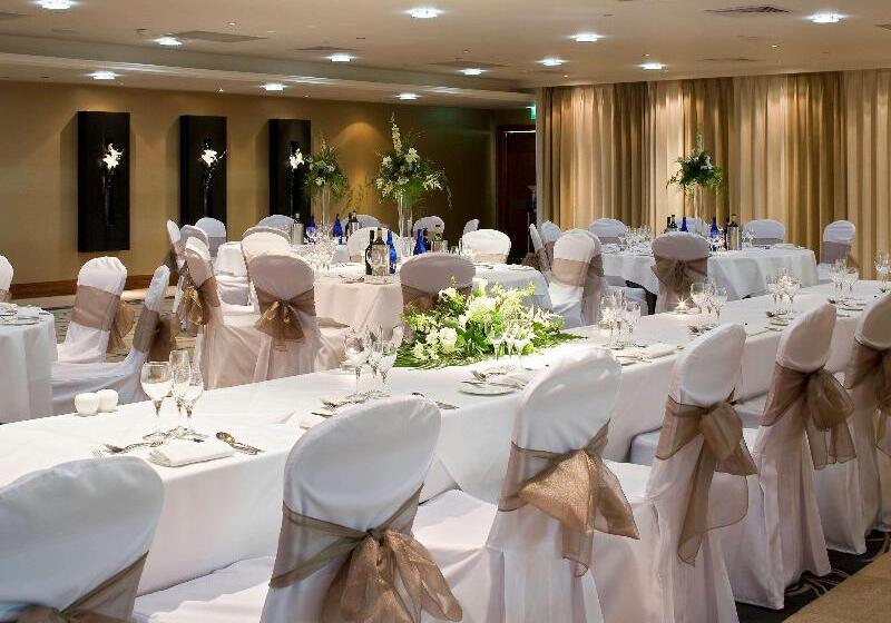 Mercure Cardiff Holland House Hotel & Spa