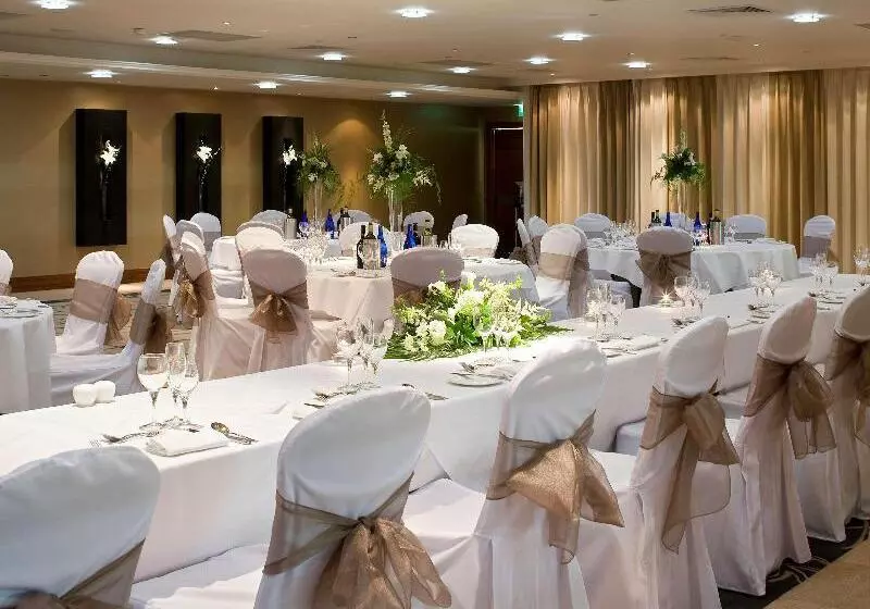 Mercure Cardiff Holland House Hotel & Spa