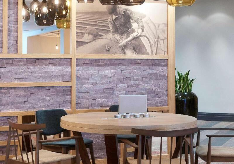 Mercure Cardiff Holland House Hotel & Spa