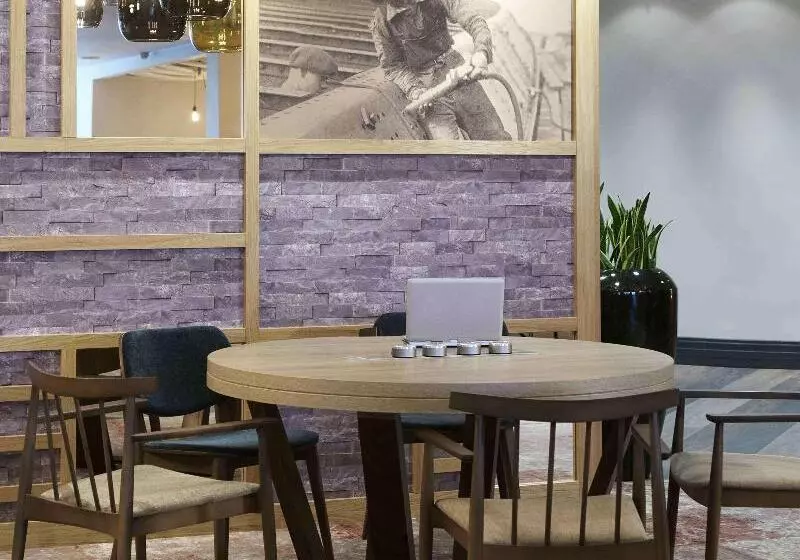 Mercure Cardiff Holland House Hotel & Spa