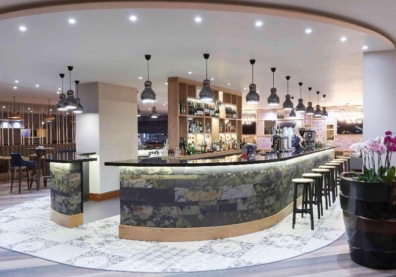 Mercure Cardiff Holland House Hotel & Spa