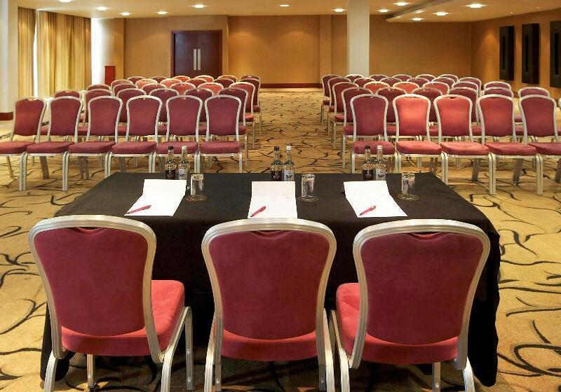 Mercure Cardiff Holland House Hotel & Spa