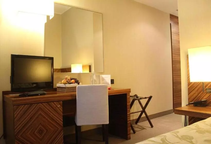 Mh Hotel Piacenza Fiera