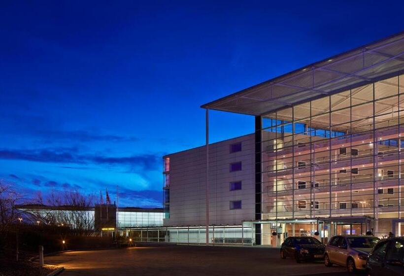 Radisson Blu Hotel London Stansted Airport