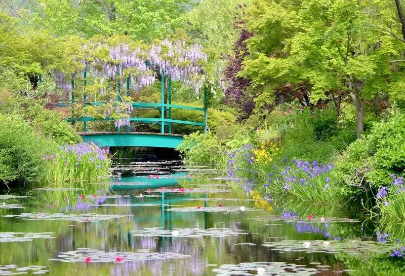 Отель Mercure Kochi Tosa Resort & Spa