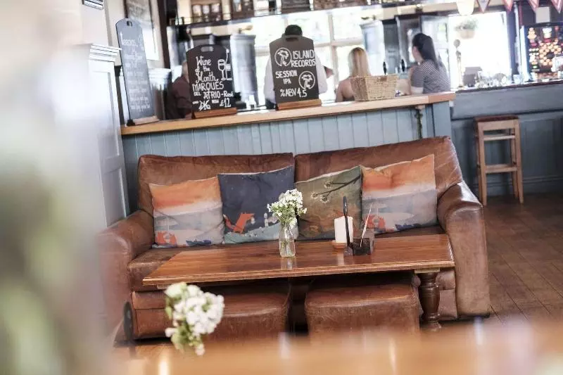 בית מלון כפרי The Fox & Goose