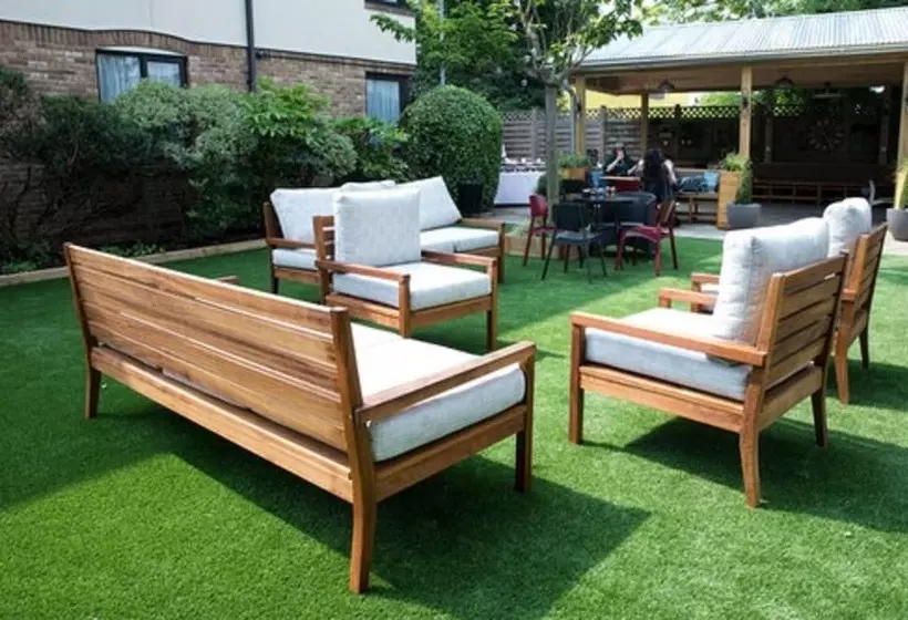 בית מלון כפרי The Fox & Goose