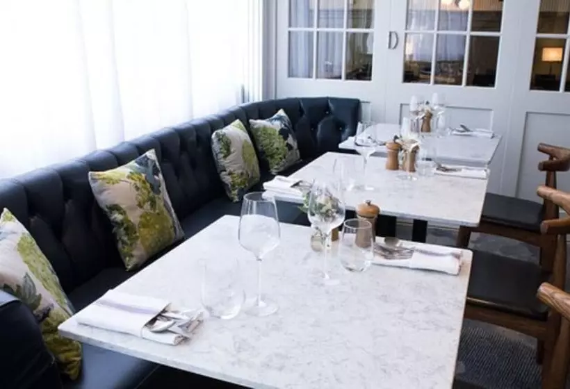 בית מלון כפרי The Fox & Goose