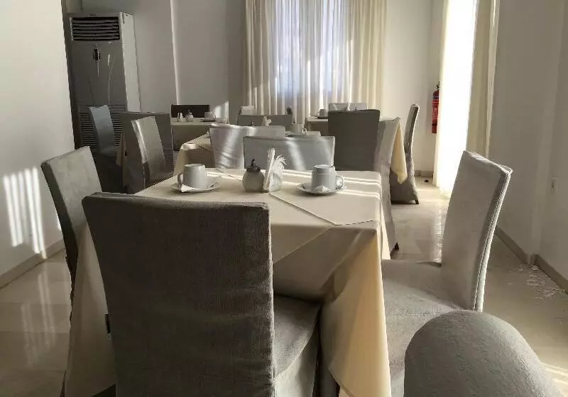 Отель Thera Mare