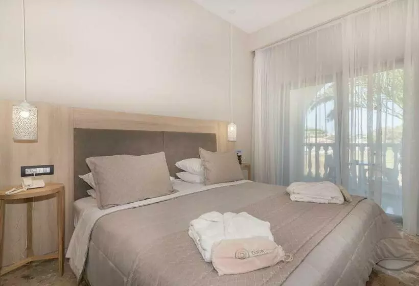 Venus Hotel & Suites