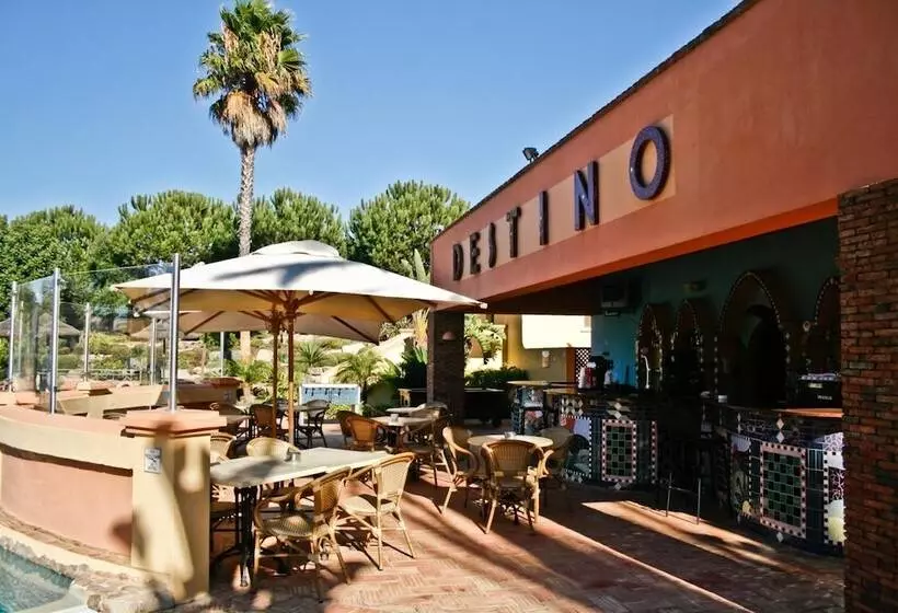 Jardim Da Meia Praia Resort