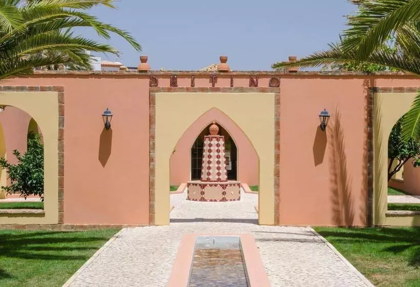 Jardim Da Meia Praia Resort