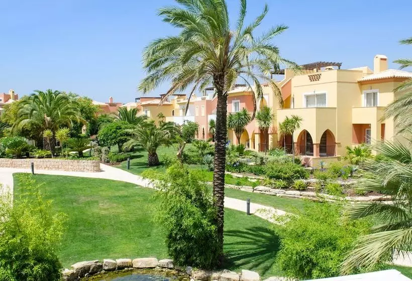 Jardim Da Meia Praia Resort