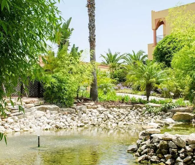 Jardim Da Meia Praia Resort