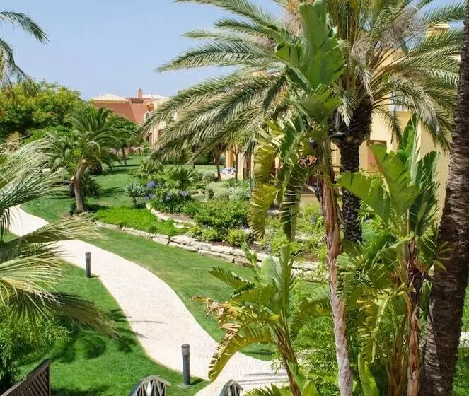 Jardim Da Meia Praia Resort