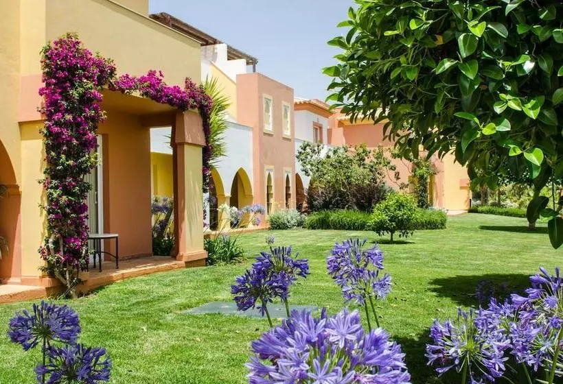 Jardim Da Meia Praia Resort