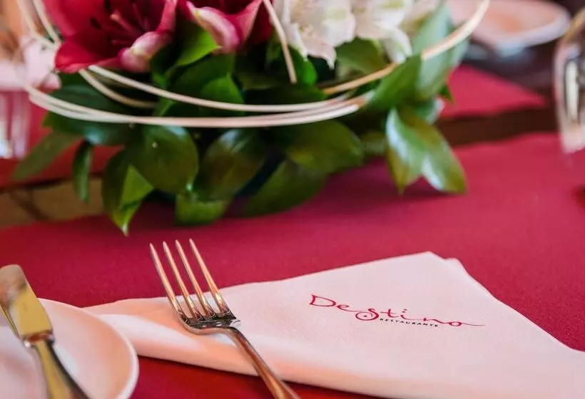 Jardim Da Meia Praia Resort