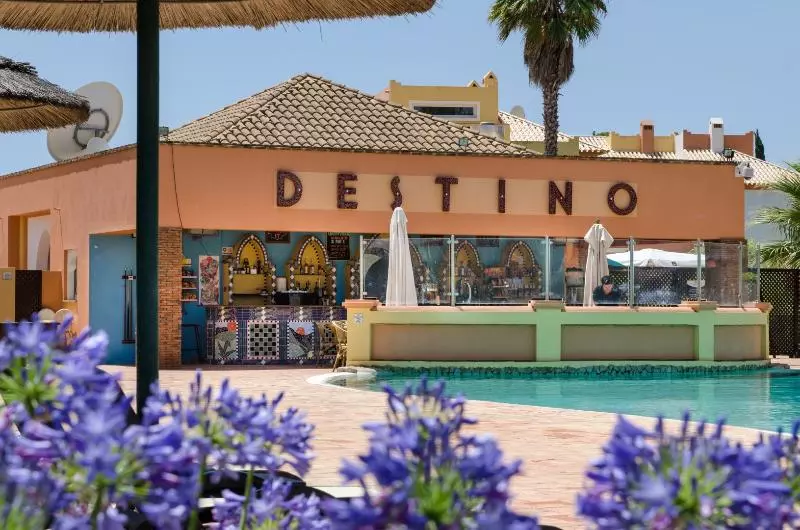 Jardim Da Meia Praia Resort