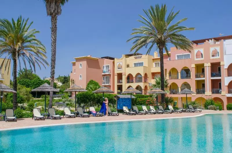 Jardim Da Meia Praia Resort