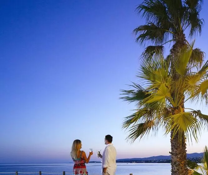 Poseidon Of Paros Hotel & Spa