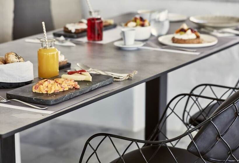 Poseidon Of Paros Hotel & Spa