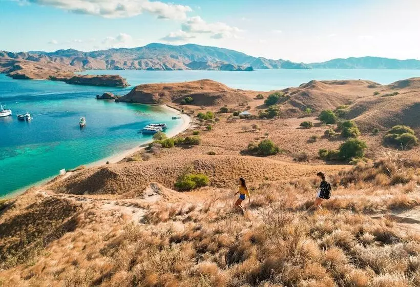 Hotelli Ayana Komodo Waecicu Beach