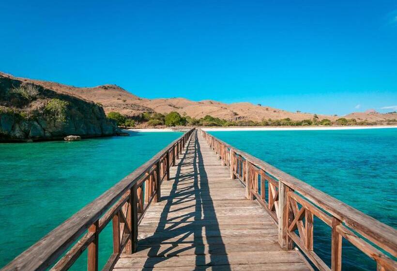 בית מלון כפרי Ayana Komodo Waecicu Beach