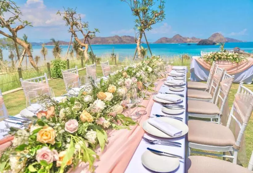 Hotelli Ayana Komodo Waecicu Beach