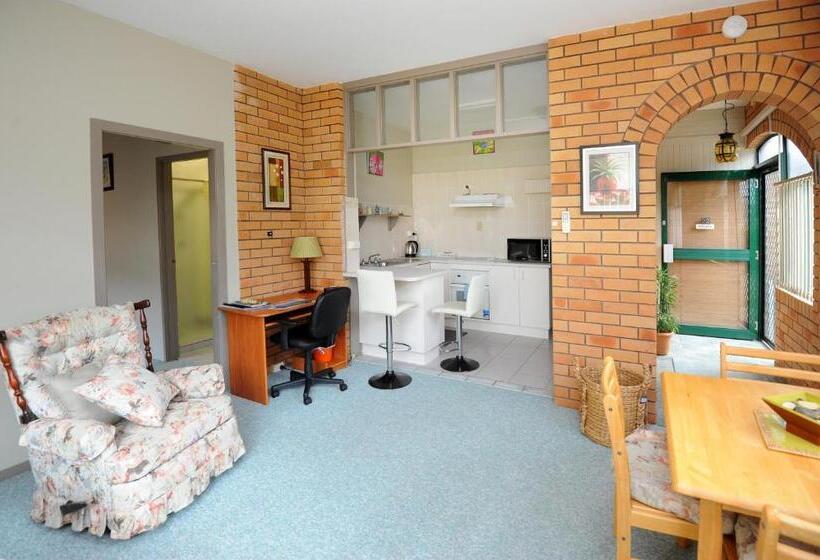 Отель The Tahitian